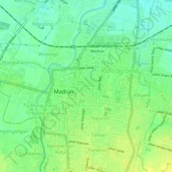 Mapa topográfico Kartoharjo, altitud, relieve